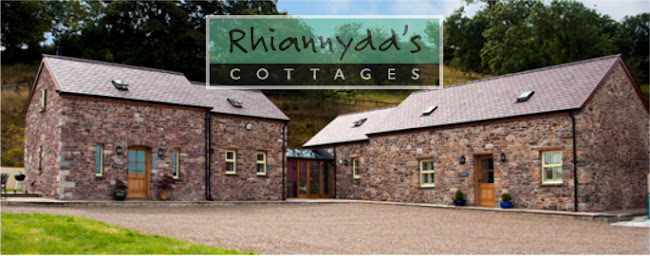 Rhiannydds Cottages - Hotel