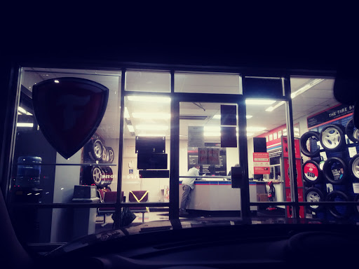 Tire Shop «Firestone Complete Auto Care», reviews and photos, 32529 Pacific Hwy S, Federal Way, WA 98003, USA