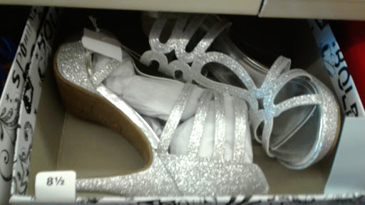 Shoe Store «Payless ShoeSource», reviews and photos, 2165 Fort St, Lincoln Park, MI 48146, USA