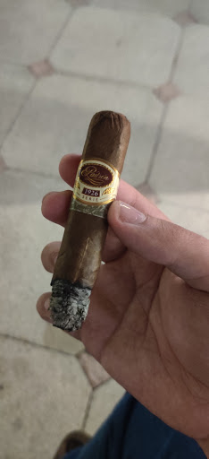 Cigar Shop «Marcus Daniel Cigar Merchant», reviews and photos, 609 8th St S, Naples, FL 34102, USA