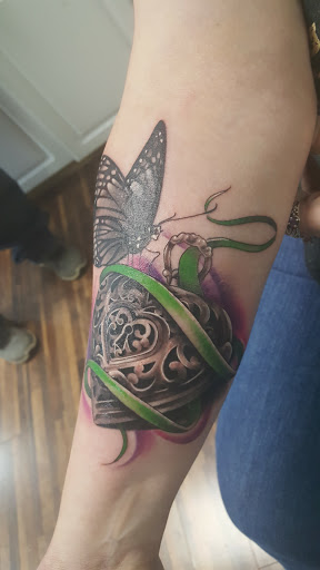 Tattoo Shop «Modern Electric Tattoo and Body Piercing», reviews and photos, 411 S Wesleyan Blvd, Rocky Mount, NC 27803, USA