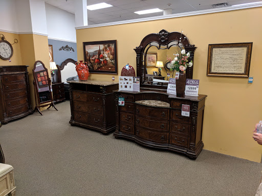 Furniture Store «Raymour & Flanigan Furniture and Mattress Store», reviews and photos, 1 Maple Ave, White Plains, NY 10605, USA