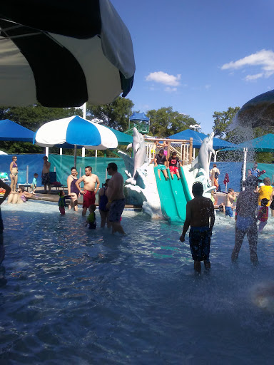 Park «Highland Park Aquatic Center», reviews and photos, 1840 Edgcumbe Rd, St Paul, MN 55116, USA