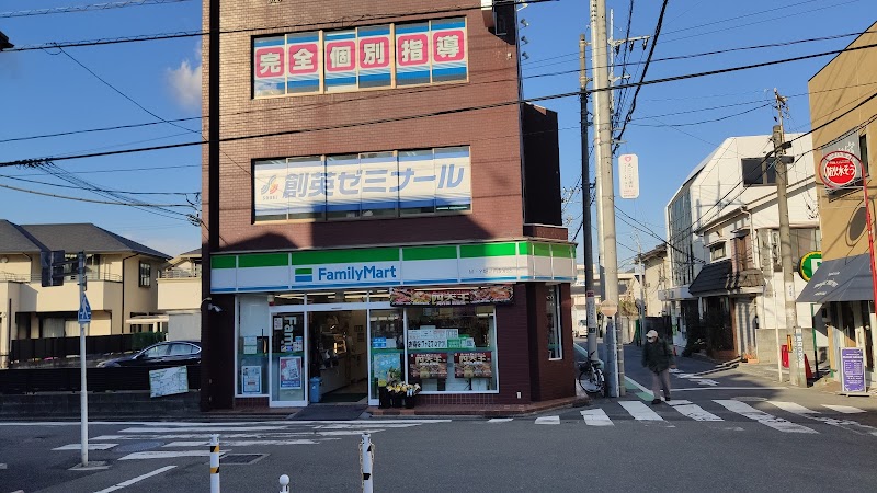 ファミリーマート Ｍ・Ｙ堀ノ内駅前店