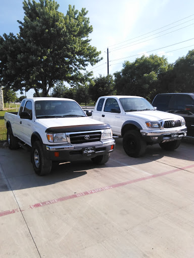 Used Car Dealer «Sign It Drive It», reviews and photos, 809 S Woodrow Ln, Denton, TX 76205, USA