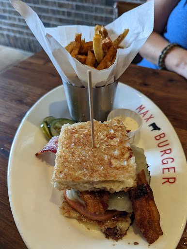 Shopping Mall «Longmeadow Shops», reviews and photos, 666 Bliss Rd # 2, Longmeadow, MA 01106, USA