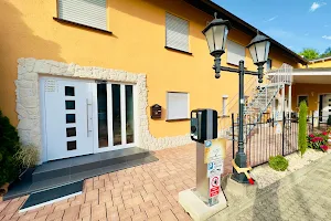 Pension Zum Grünen Baum image