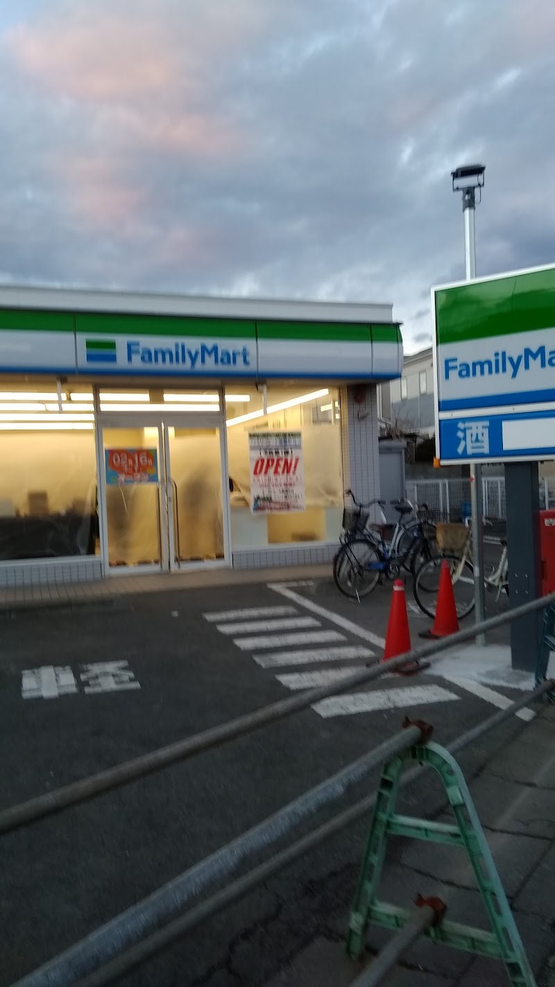 ファミリーマート 湘南松尾店