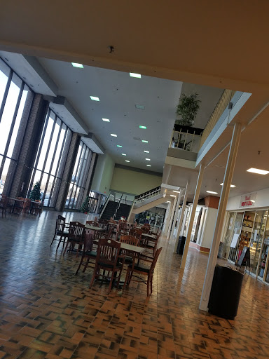 Shopping Mall «Oak Mill Mall», reviews and photos, 7900 N Milwaukee Ave, Niles, IL 60714, USA