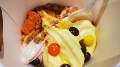 Frozen Yogurt Shop «TartBerry», reviews and photos, 915 SW 9th Ave, Portland, OR 97205, USA