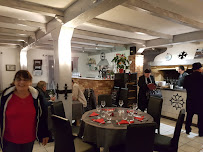 Atmosphère du Restaurant français L'Auberge des ripailleurs à Bessan - n°5