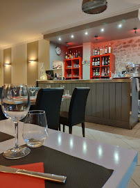 Atmosphère du Restaurant La Restanque à Saint-Gilles - n°2