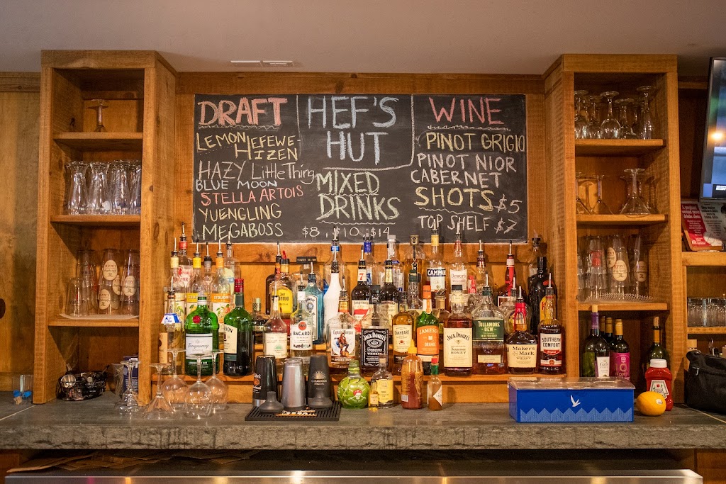 Hef's Hut Bar and Grill 07462