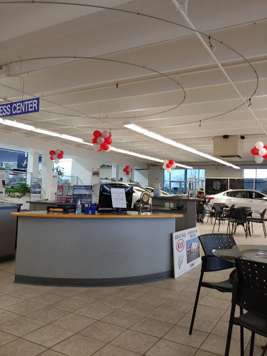 Car Dealer «World Car Kia South», reviews and photos, 7915 Interstate 35 Access Rd, San Antonio, TX 78224, USA