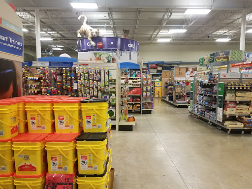 Pet Supply Store «PetSmart», reviews and photos, 140 Barrington Rd, Schaumburg, IL 60194, USA