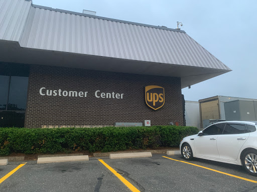 Ups offices in Hartford