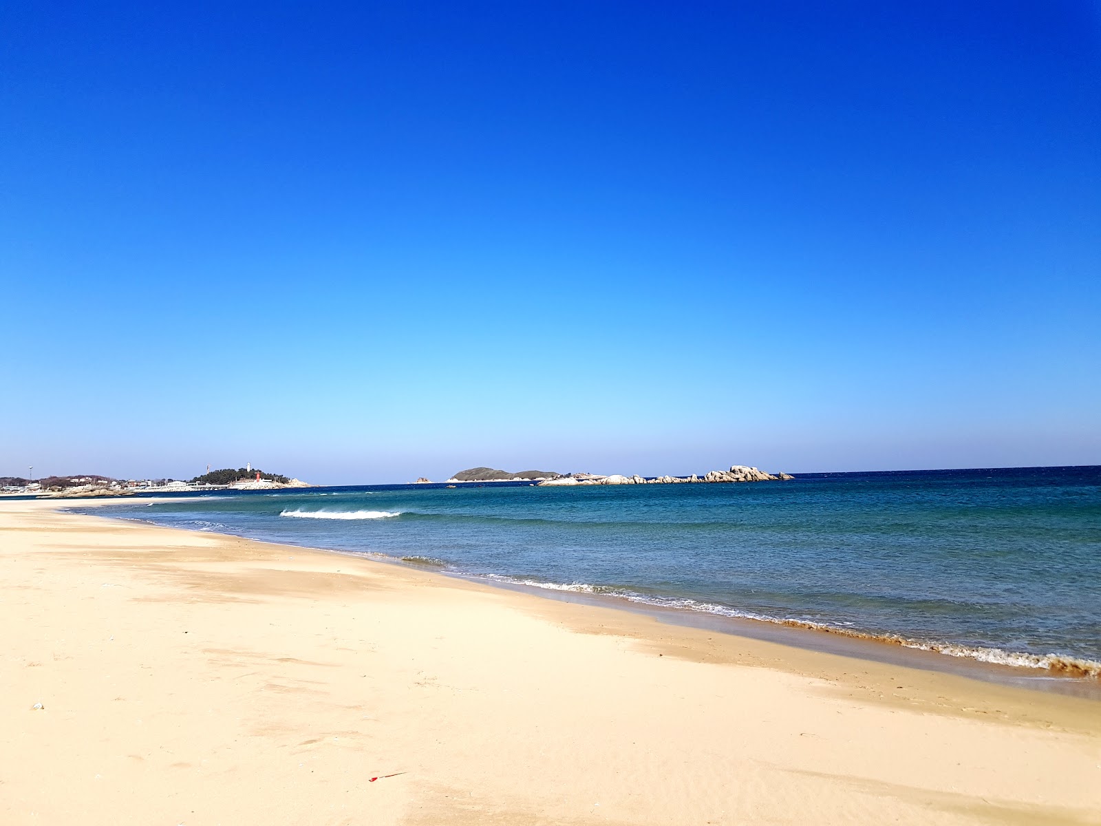 Fotografie cu Sampo Beach cu nivelul de curățenie înalt