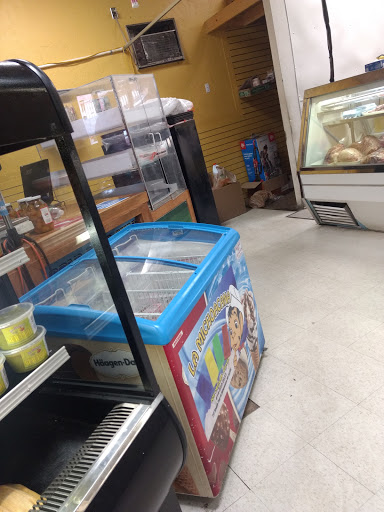 Grocery Store «La Mexicana Grocery Store», reviews and photos, 432 N Main St, West Bend, WI 53090, USA