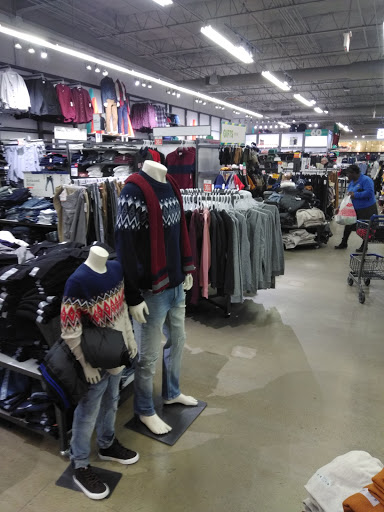 Clothing Store «Old Navy», reviews and photos, 36698 Bayside Outlet Dr, Rehoboth Beach, DE 19971, USA