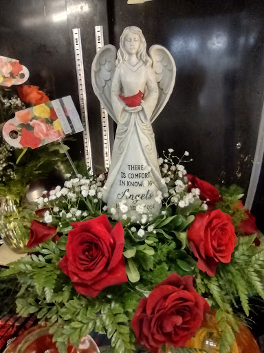 Florist «1-800-Flowers | Flowerama Windsor Heights», reviews and photos, 7301 University Ave, Windsor Heights, IA 50324, USA