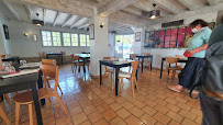 Atmosphère du Restaurant français L’Atelier 110 à Saint-Martin-aux-Chartrains - n°10