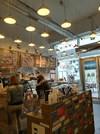 Atmosphère du Restauration rapide BAGELSTEIN • Bagels & Coffee shop à Honfleur - n°3