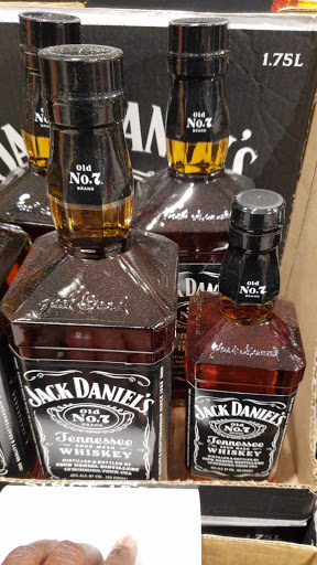 State Liquor Store «NH Liquor & Wine Outlet», reviews and photos, 68 Elm St, Manchester, NH 03103, USA