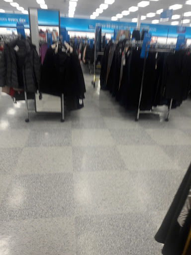 Clothing Store «Ross Dress for Less», reviews and photos, 10700 MacArthur Blvd, Oakland, CA 94605, USA