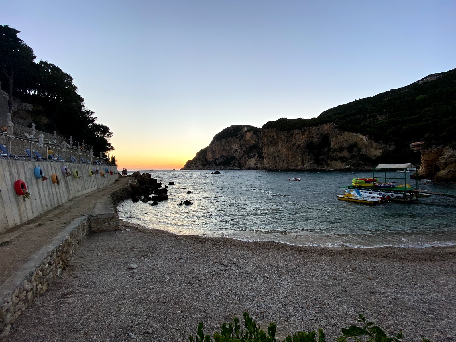 Foto af Agios Petros Strand og bosættelsen