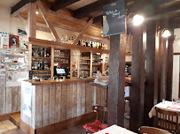 Atmosphère du Restaurant Auberge de Réals à Cessenon-sur-Orb - n°1