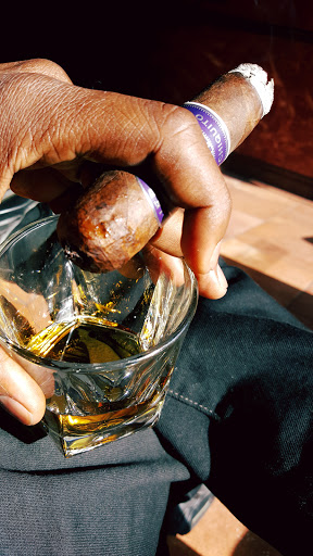 Tobacco Shop «La Casa Cigars and Lounge - Retail», reviews and photos, 1502 Randolph Street #100, Detroit, MI 48226, USA