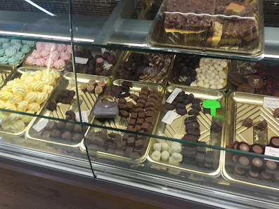Pasticceria A. e G. di Celentano Andrea e Starace Giovanni S.N.C Via Roma, 15, 80069 Vico Equense NA