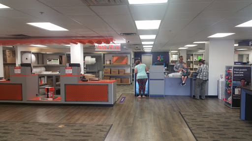Print Shop «FedEx Office Print & Ship Center», reviews and photos, 440 Ernest W Barrett Pkwy NW #68, Kennesaw, GA 30144, USA