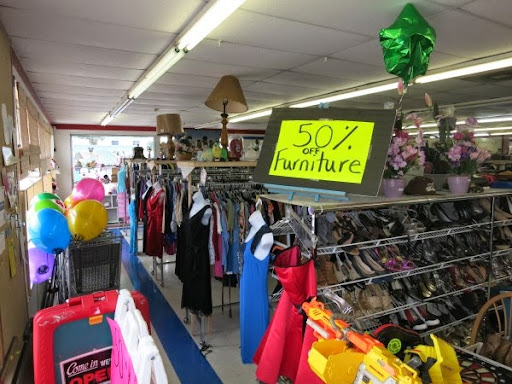 Thrift Store «The Kindness Wave Foundation Thrift Store», reviews and photos, 6210 Seminole Blvd, Seminole, FL 33772, USA