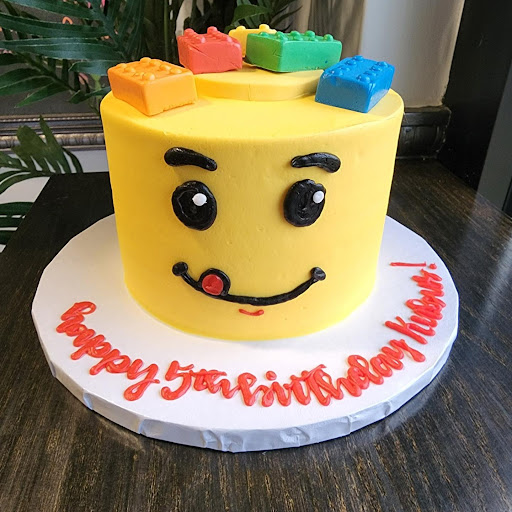 Cupcake Shop «Smallcakes: A Cupcakery of Naperville», reviews and photos, 115 E Ogden Ave #119, Naperville, IL 60563, USA