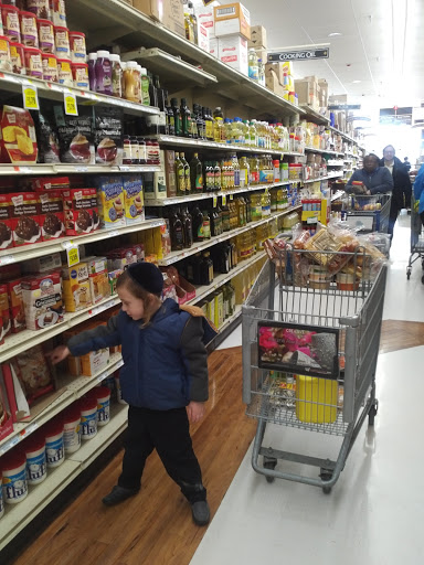 Supermarket «Seven Mile Market», reviews and photos, 201 Reisterstown Rd, Pikesville, MD 21208, USA