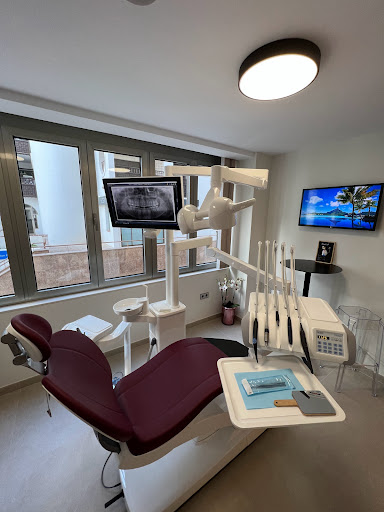 INSTITUTO MÉDICO-DENTAL CAN RAMÓN en Santa Eulalia del Río, Baleares