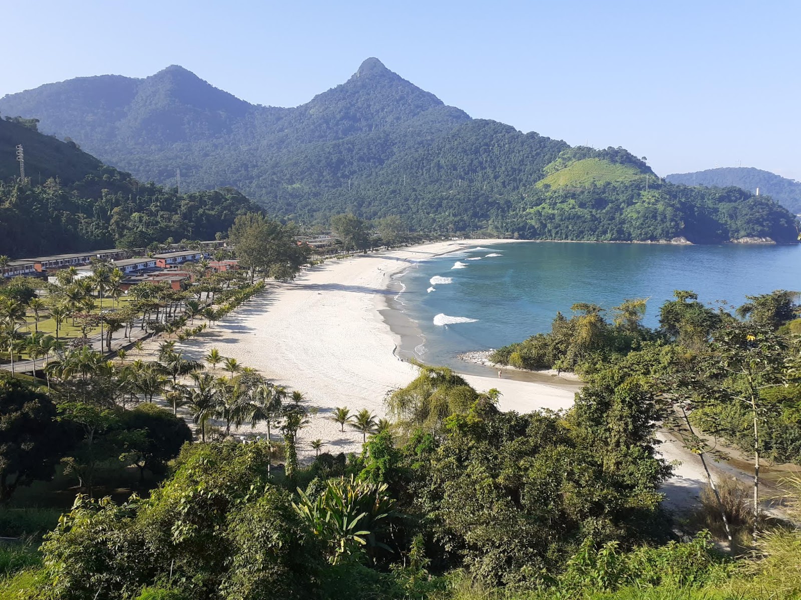 Foto de Playa Brava con arena brillante superficie