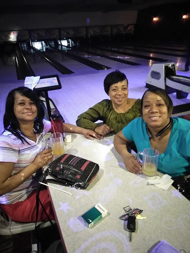 Bowling Alley «Universal Lanes», reviews and photos, 2101 E Twelve Mile Rd, Warren, MI 48092, USA