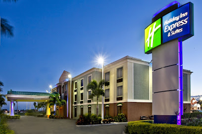 Holiday Inn Express & Suites Clewiston, an IHG Hotel