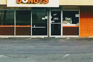 Lombardos Donuts image