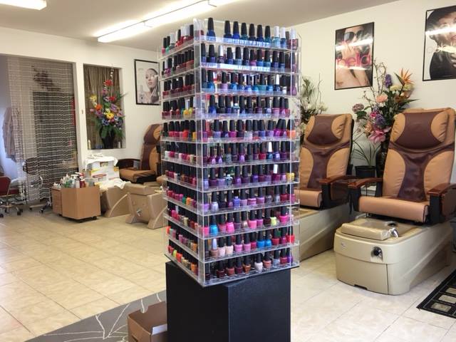 Lisa's Wax & Nails 17603