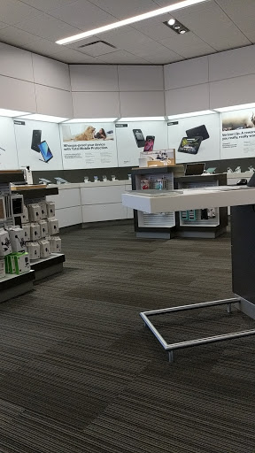 Cell Phone Store «Verizon», reviews and photos, 4415 Commercial St SE, Salem, OR 97302, USA