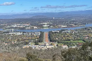 Canberra Guided Tours image