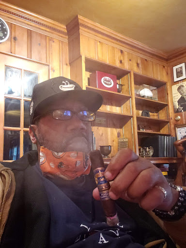 Tobacco Shop «Humidour Cigar Shoppe», reviews and photos, 2 Sherwood Rd, Cockeysville, MD 21030, USA