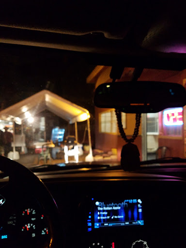 Meal Takeaway «B & M Bar-B-Q & Catering Services», reviews and photos, 840 E 105th St, Cleveland, OH 44108, USA