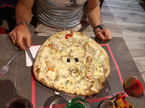 Pizza du Pizzeria La Pizz' Chez Pik'anto à Villeneuve-de-Berg - n°7