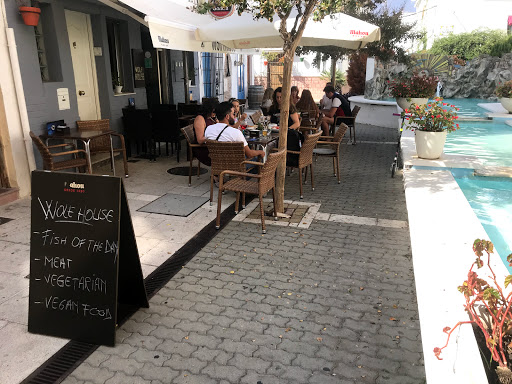 Información y opiniones sobre Wolf House Restaurant de Estepona