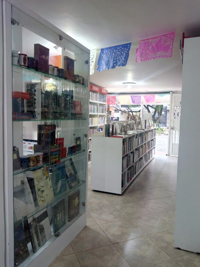 Librería Fernando del Paso - Fondo De Cultura Económica Medellín