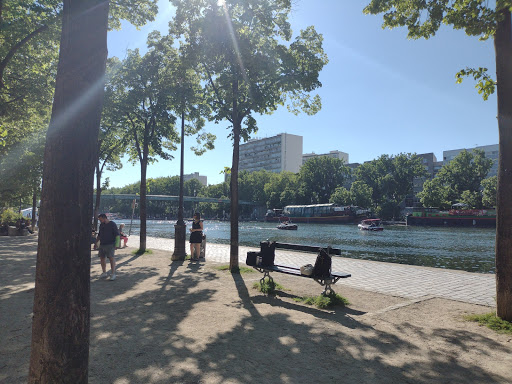 Square du quai de la Loire